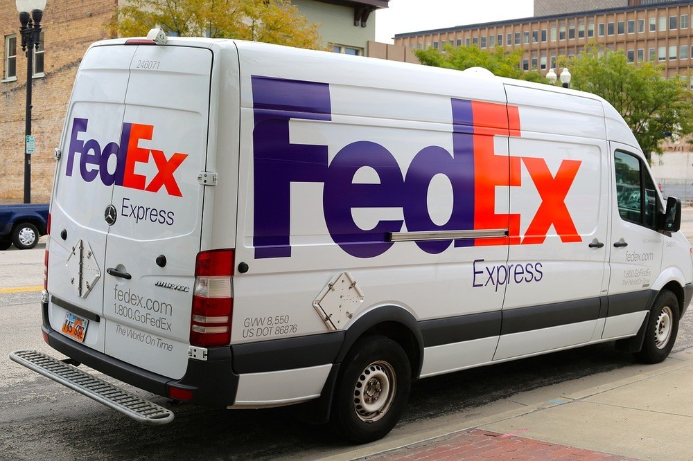 Sende pakker med FedEx